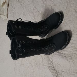 Snow boots just like NEW